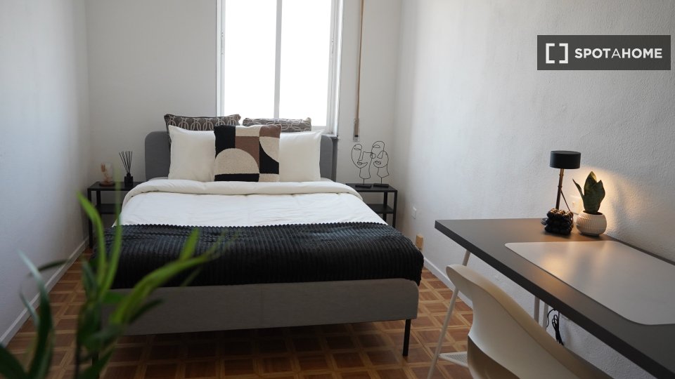 Double room Madrid, 4 beds — photo 54