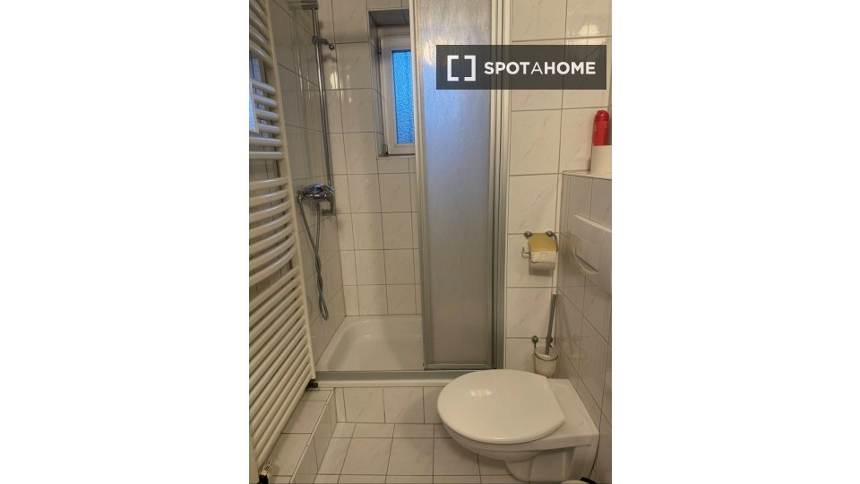 Double room Dusseldorf, 4 beds, 100m² — photo 13