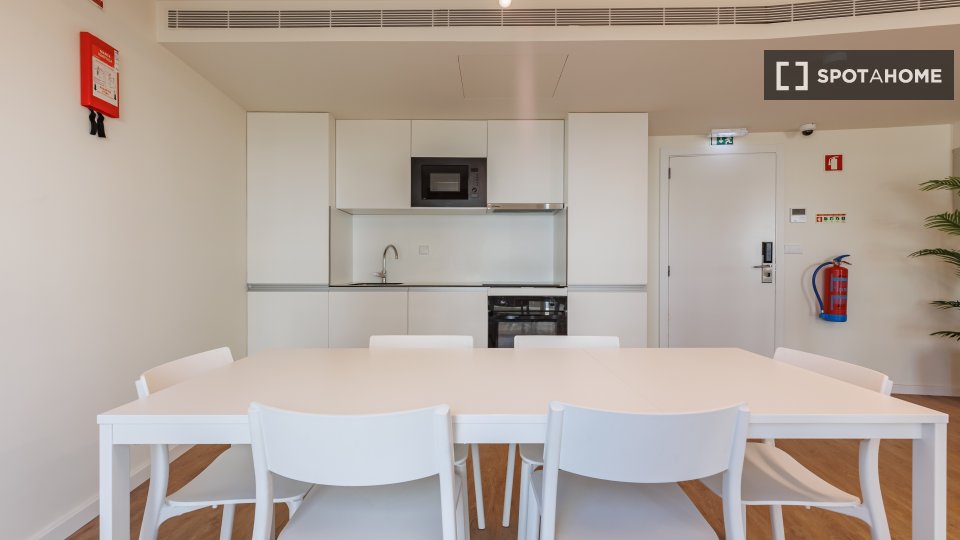 Apartment mono Lisbon — photo 16