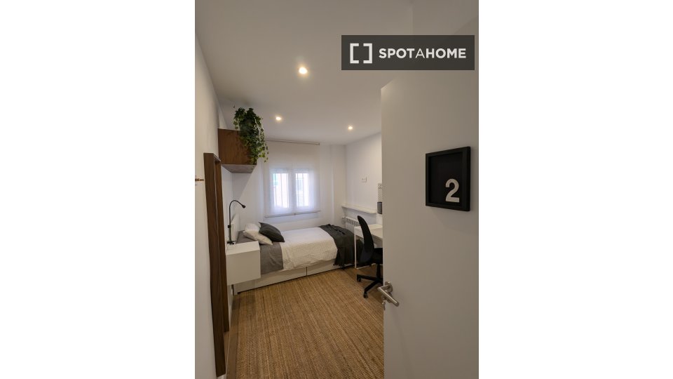 Double room Madrid, 5 beds — photo 18
