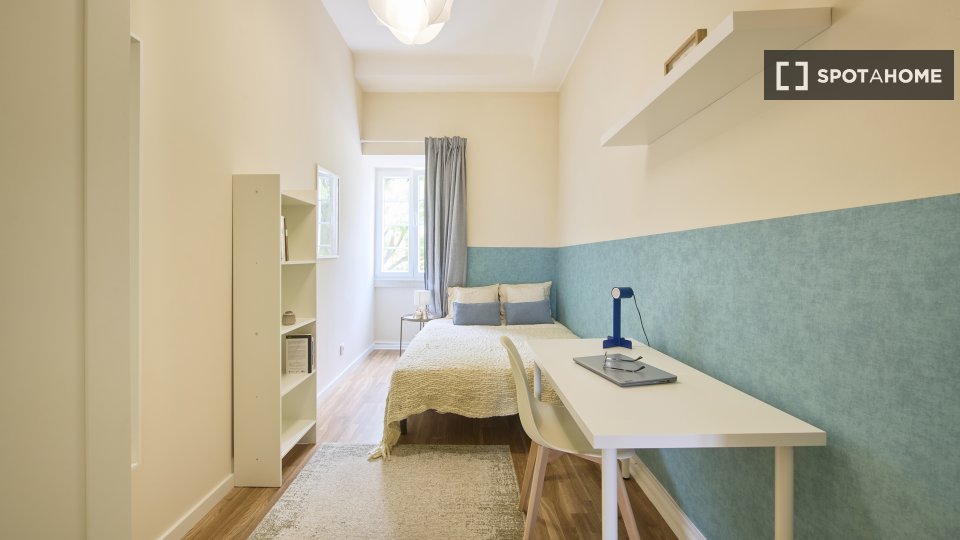 Double room Lisbon, 12 beds — photo 41