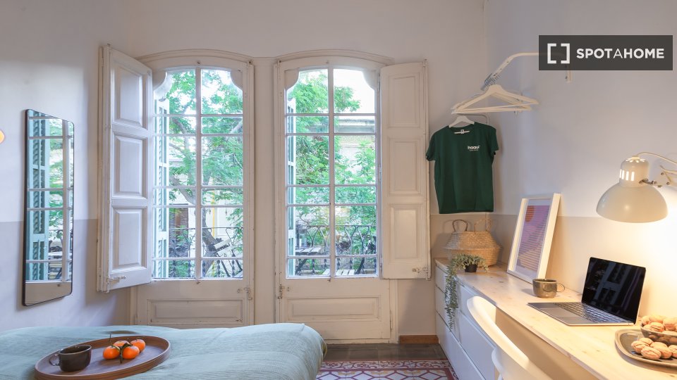 Double room Barcelona, 5 beds, 120m² — photo 7