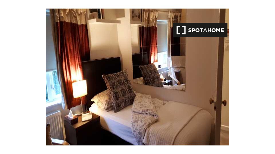 Double room Dublin, 2 beds — photo 1