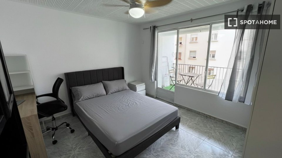 Double room Valencia, 4 beds — photo 26