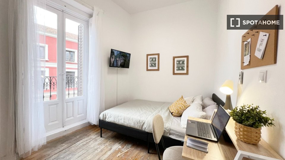 Double room Madrid, 6 beds — photo 11