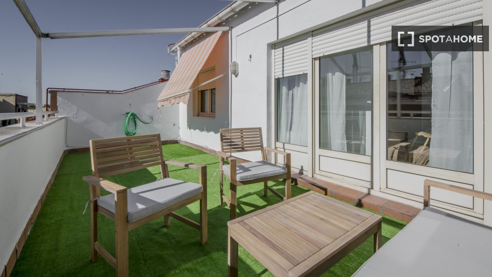 Double room Madrid, 5 beds, 80m² — photo 14
