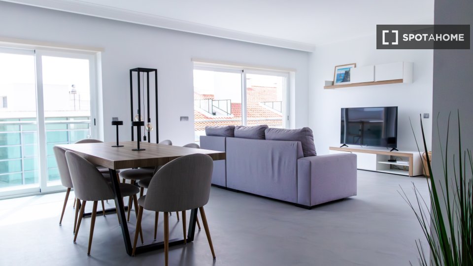 Apartment Lisbon, 2 beds, 100m² — photo 18