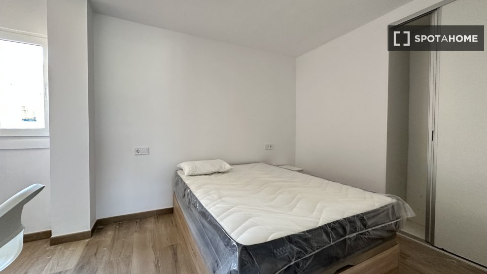 Double room Valencia, 4 beds, 74m² — photo 22