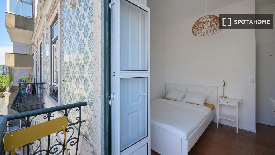 Double room Lisbon, 6 beds — photo 8