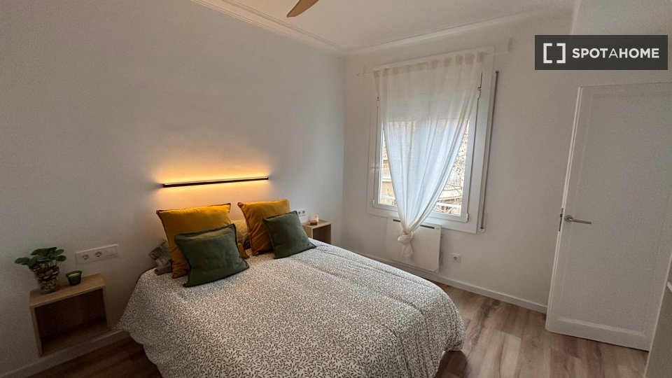 Apartment Barcelona, 4 beds, 86m² — photo 6