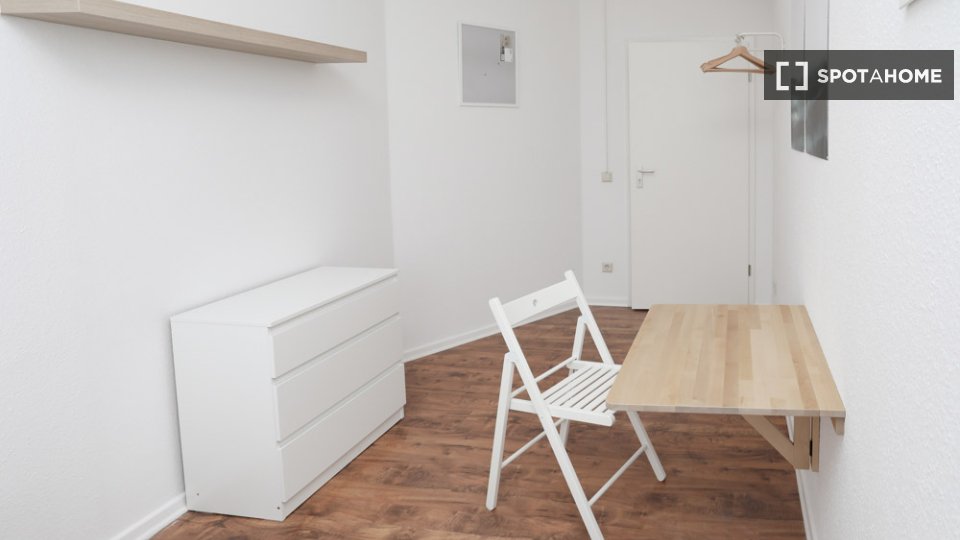 Double room Berlin, 4 beds, 105m² — photo 6