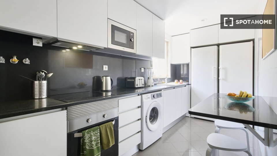 Double room Lisbon, 6 beds, 150m² — photo 11