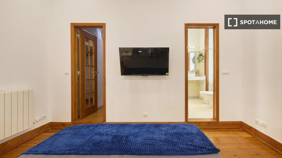 Double room Lisbon, 7 beds — photo 16