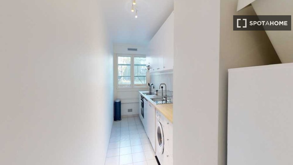 Double room Paris, 5 beds, 100m² — photo 3