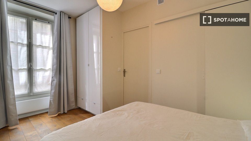 Appartamento con 1 camera da letto in affitto a Bassin de la Villette, Parigi - in Paris