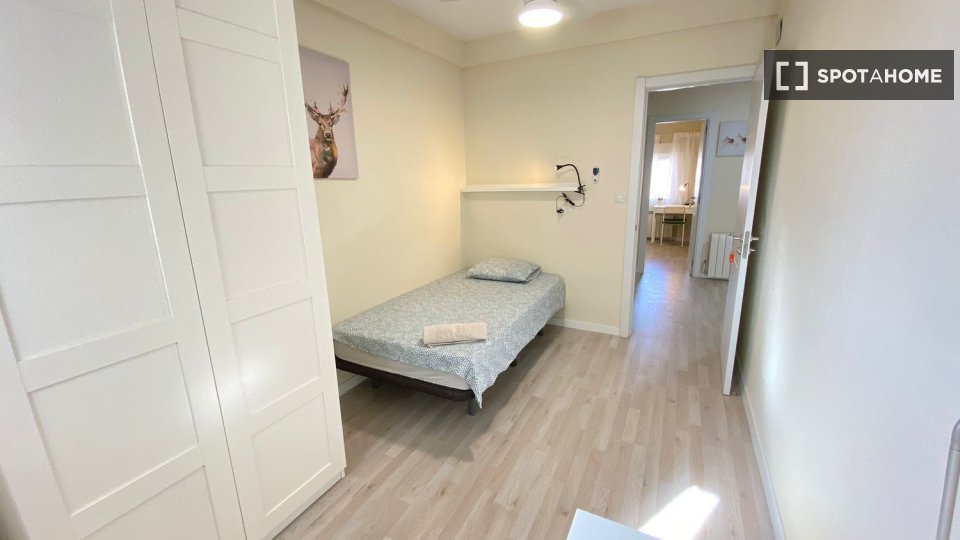 Chambre double Madrid, 3 chambres — photo 18