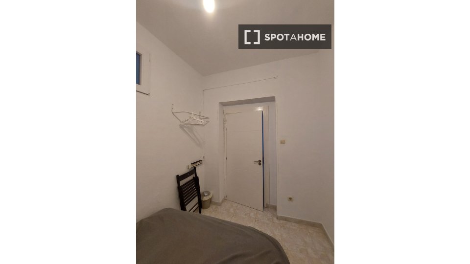 Double room Madrid, 2 beds, 50m² — photo 3
