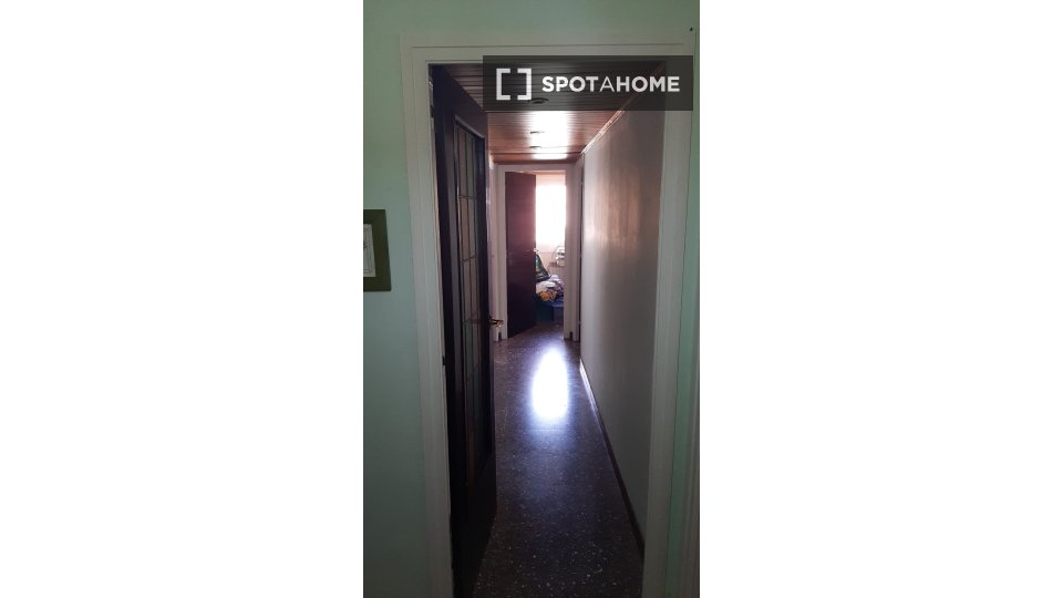 Double room Barcelona, 2 beds, 65m² — photo 8