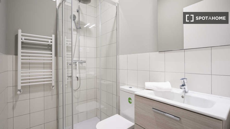 Double room Madrid, 17 beds — photo 66