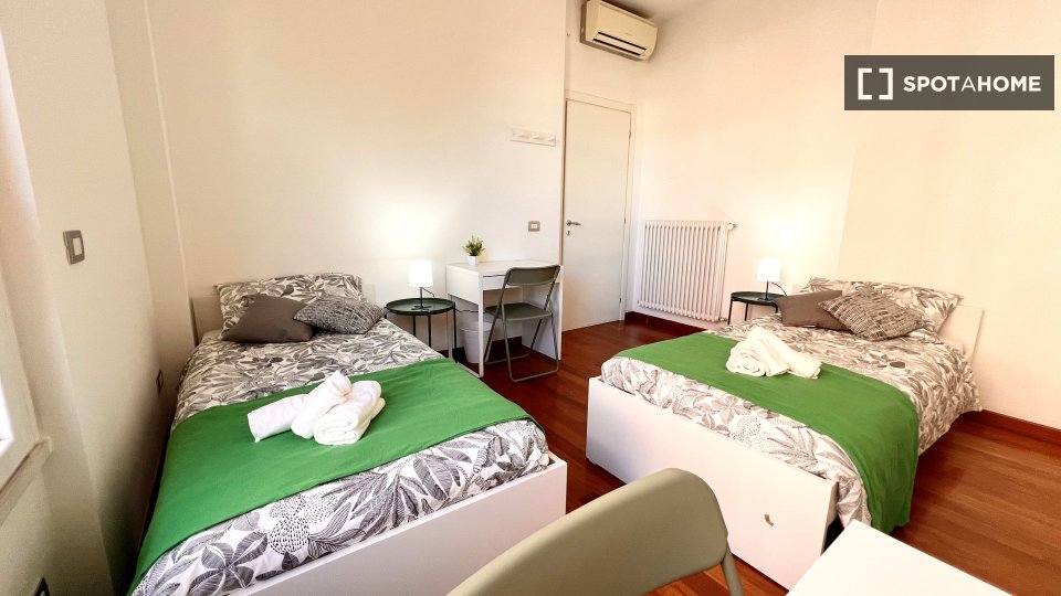 Double room Milan, 4 beds, 107m² — photo 2