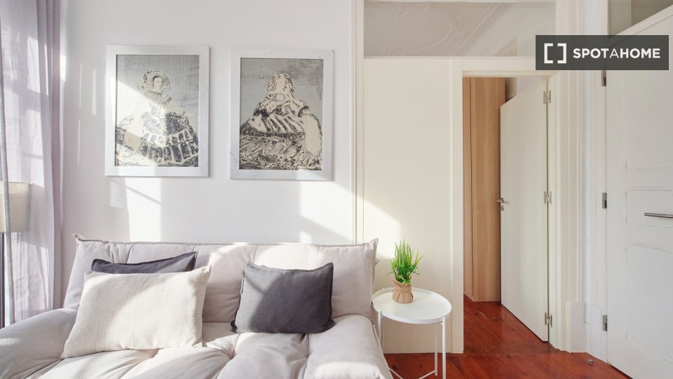 Double room Lisbon, 6 beds — photo 32