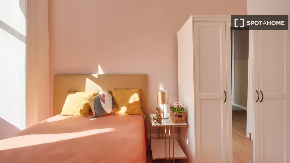 Double room Lisbon, 9 beds — photo 12