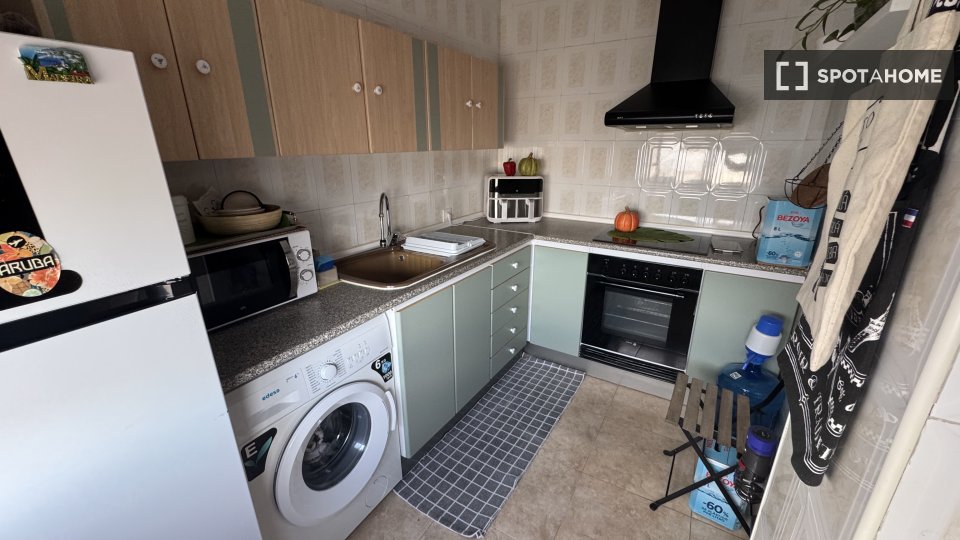 Double room Valencia, 3 beds, 70m² — photo 6
