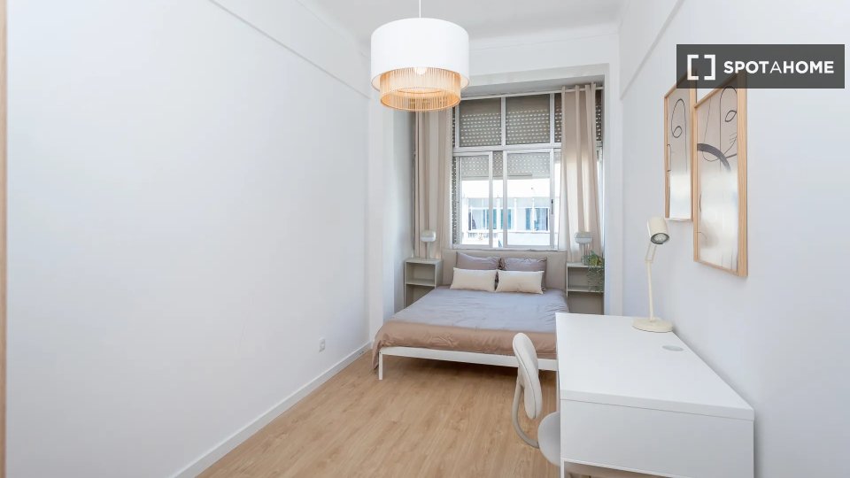 Double room Lisbon, 5 beds — photo 10