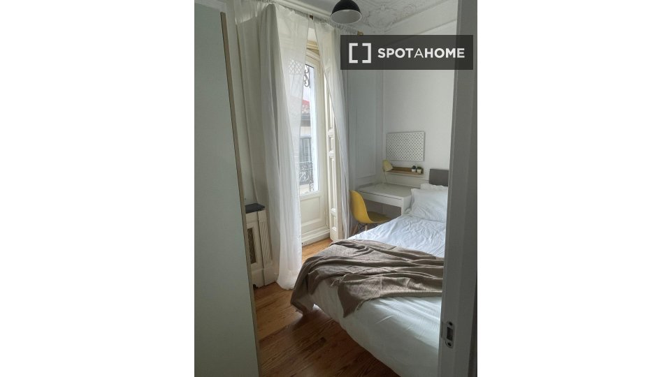 Double room Madrid, 10 beds, 173m² — photo 22