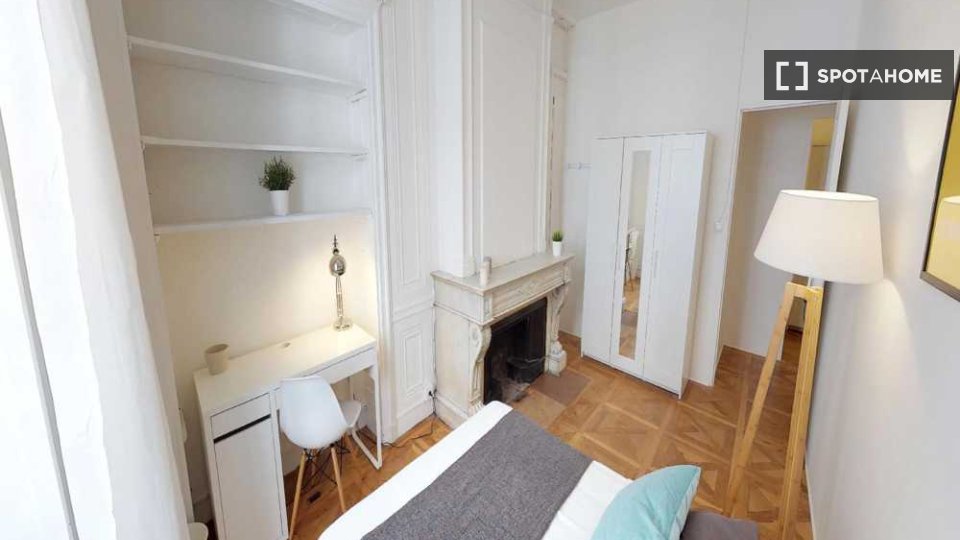 Double room Lyon, 5 beds, 130m² — photo 12