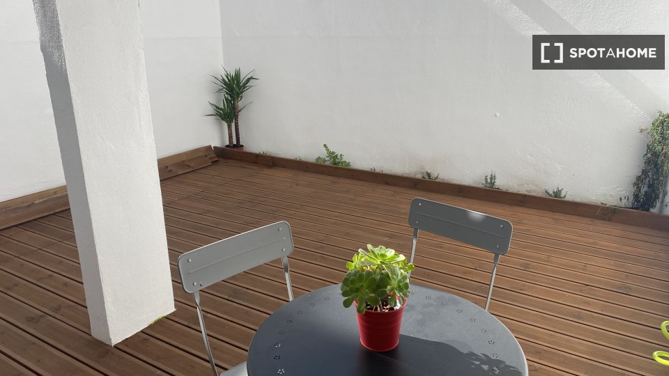 Apartment Lisbon, 2 beds, 70m² — photo 5