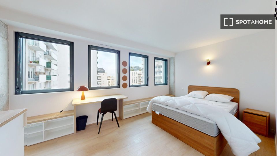 Camera in affitto in un appartamento condiviso con 12 camere da letto a Cambronne-Garibaldi - a Parigi