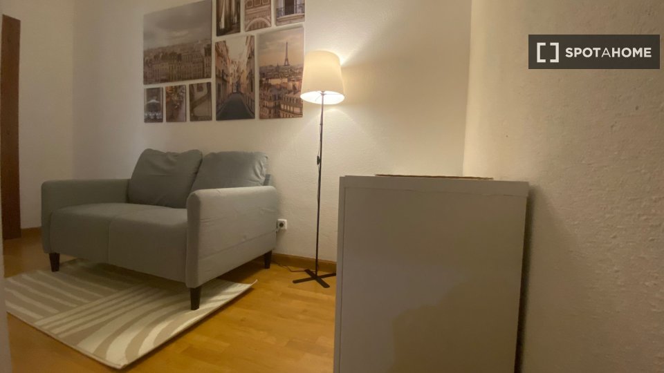 Double room Madrid, 4 beds — photo 17