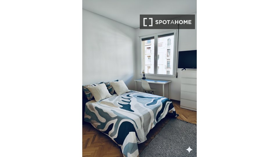 Double room Madrid, 7 beds, 132m² — photo 11