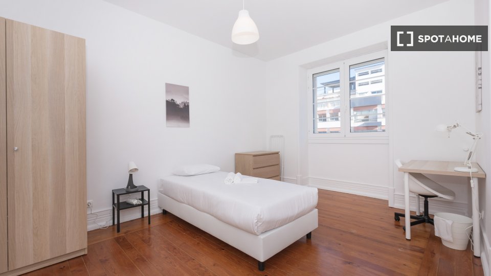 Double room Lisbon, 11 beds — photo 16