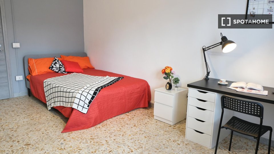 Double room Naples, 4 beds — photo 18