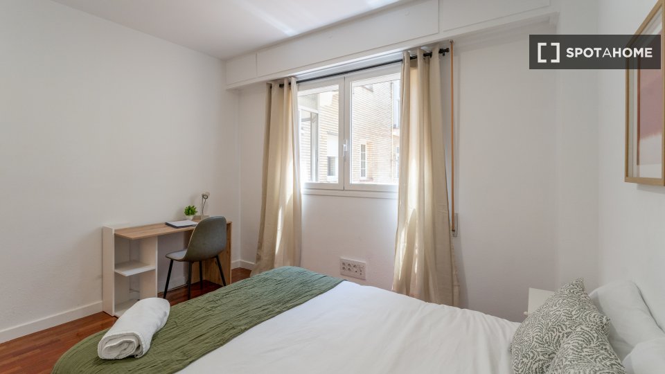 Double room Madrid, 7 beds — photo 21