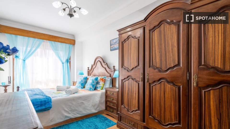 Double room Porto, 2 beds, 20m² — photo 8
