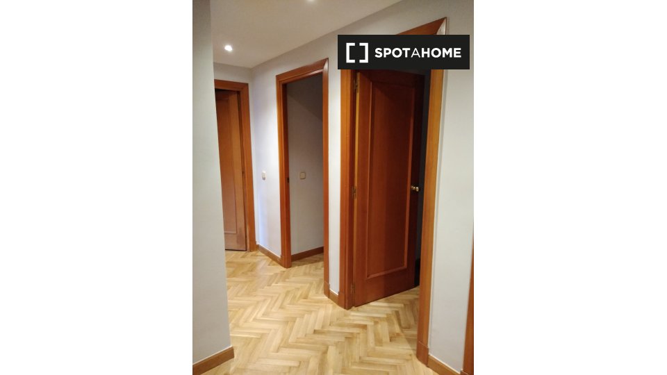 Apartment Madrid, 3 beds, 140m² — photo 23