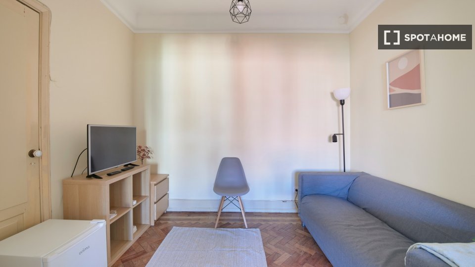 Double room Lisbon, 7 beds — photo 11
