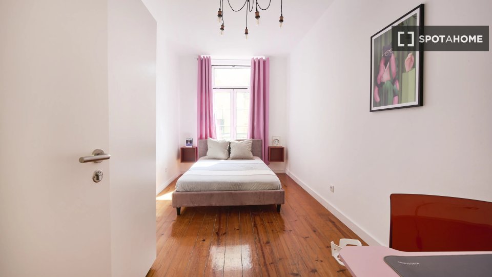 Double room Lisbon, 13 beds — photo 1