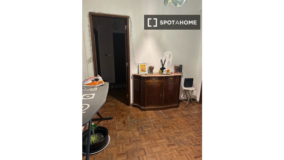 Double room Lisbon, 3 beds, 100m² — photo 2