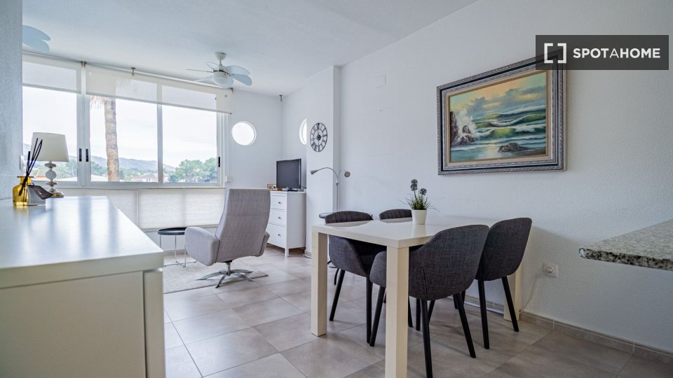 Apartment Alicante, 1 bed, 58m² — photo 8