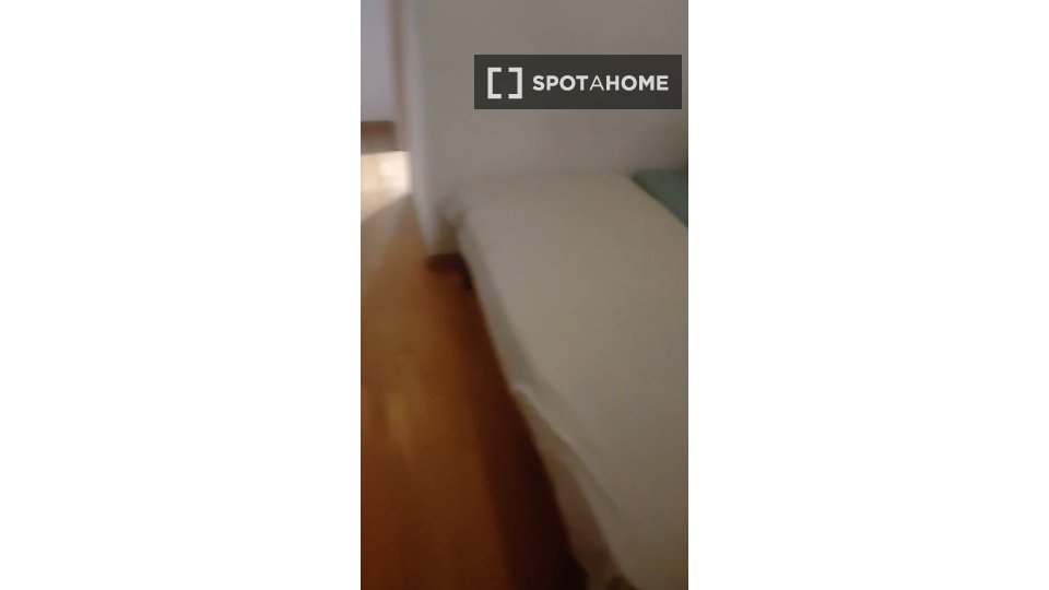 Double room Madrid, 4 beds — photo 13