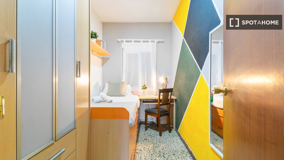 Double room Barcelona, 5 beds, 100m² — photo 36