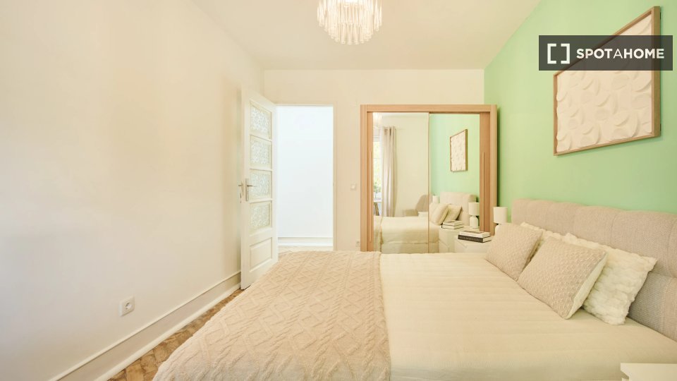 Double room Lisbon, 6 beds — photo 3