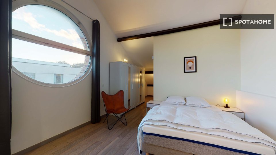 Camera in un appartamento condiviso con 7 camere da letto - Suresnes, Parigi - in Paris