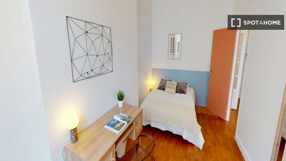 Double room Paris, 5 beds, 110m² — photo 14