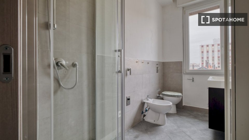 Double room Milan, 2 beds — photo 9