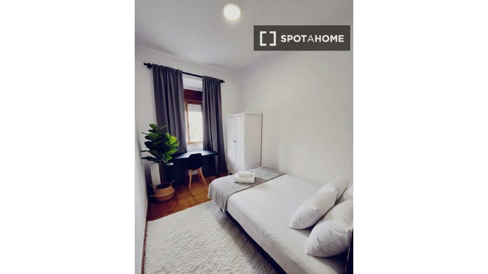 Double room Lisbon, 5 beds, 125m² — photo 2